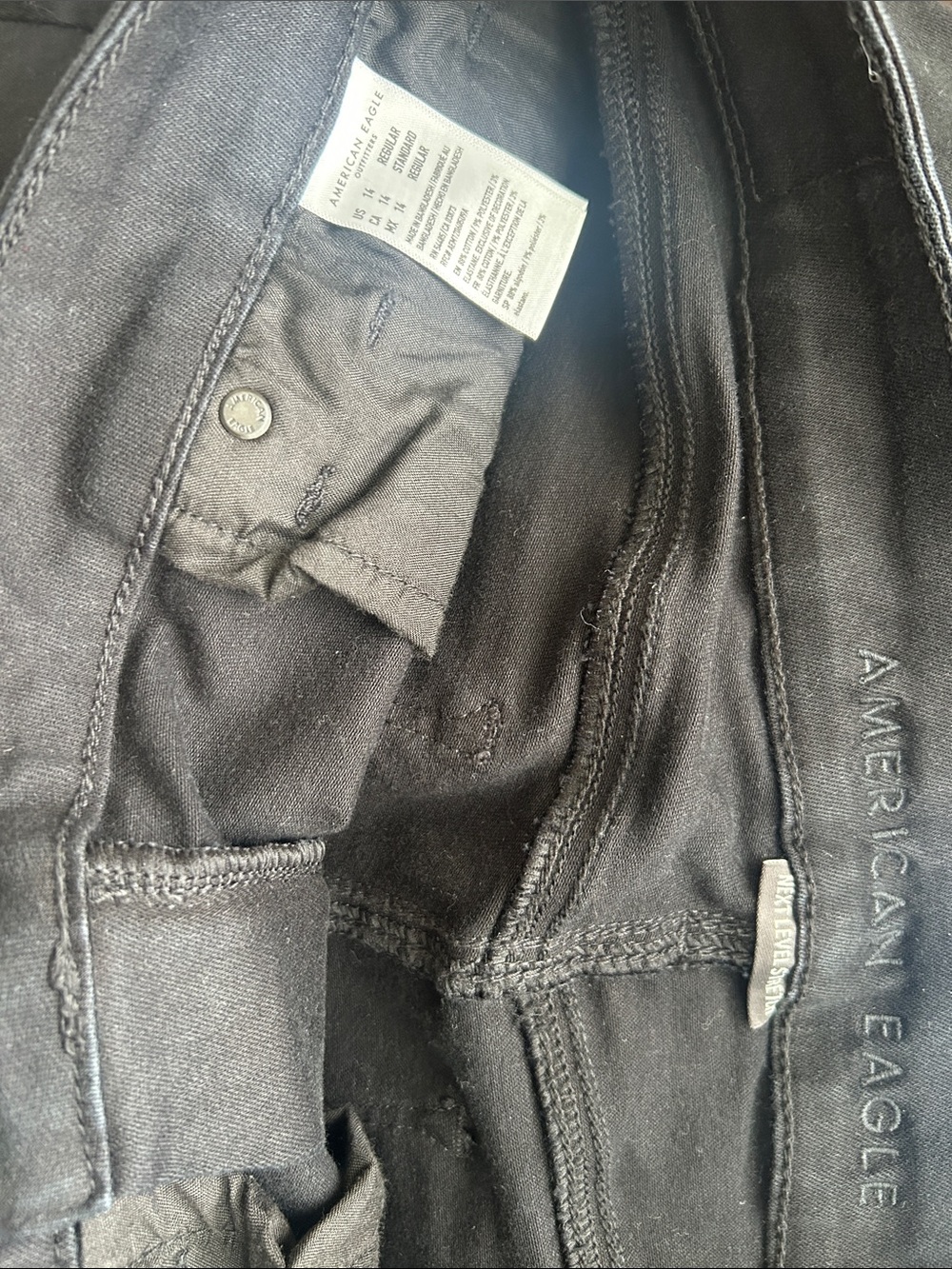 American Eagle Hi-Rise Skinny Kick next level stretch Black Jeans - size 14 - Picture 8 of 8